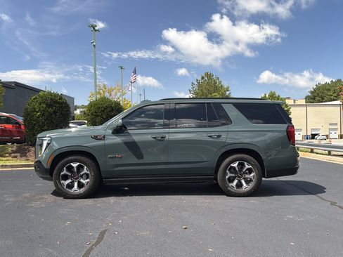 Used 2025 GMC Yukon AT4 Ultimate AWD/4WD image 12