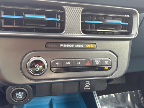 Used 2025 Ford Maverick XLT w/ Equipment Group 302A AWD/4WD image 26