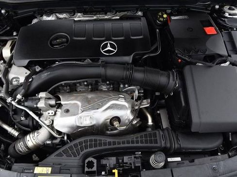 Used 2023 Mercedes-Benz CLA 250 4MATIC w/ Premium Package image 28