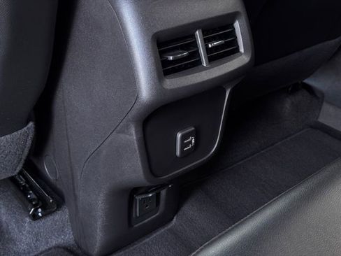 Used 2024 Chevrolet Equinox RS w/ RS Leather Package image 28