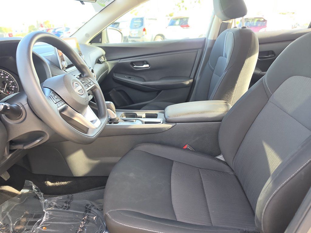 Used 2024 Nissan Sentra SV FWD image 15