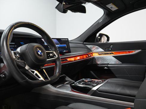 Used 2023 BMW 760i xDrive w/ Parking Assistance Package image 8