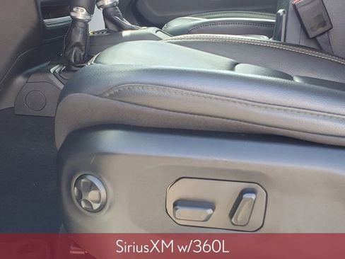 Used 2025 Jeep Wrangler Unlimited Sahara w/ Technology Group AWD/4WD image 12