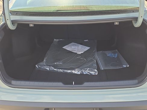 New 2025 Kia K4 LXS image 12