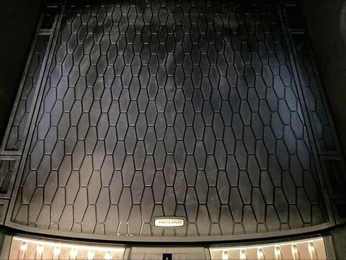 Certified 2025 Jaguar F-PACE R-Dynamic S image 33