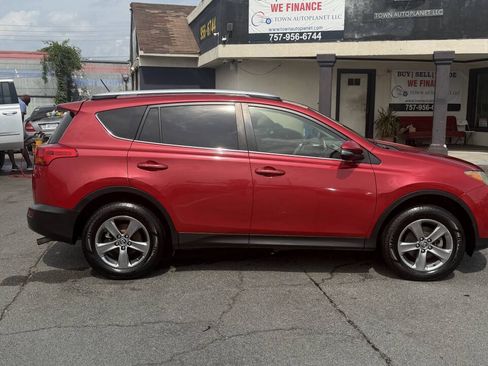 Used 2015 Toyota RAV4 XLE AWD/4WD image 10