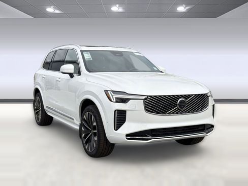 New 2026 Volvo XC90 B5 Plus w/ Protection Package image 7