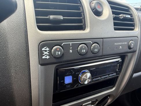 Used 2011 Chevrolet Colorado LT AWD/4WD image 11