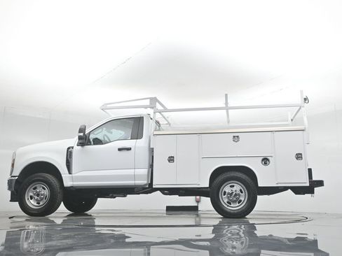 New 2025 Ford F350 XL w/ XL Chrome Package image 57