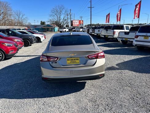 Used 2022 Chevrolet Malibu LT FWD image 16
