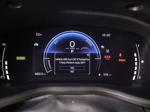 Used 2025 Toyota Camry LE FWD image 4