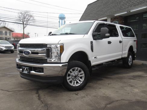 Used 2018 Ford F250 XLT w/ Snow Plow Prep Package image 28