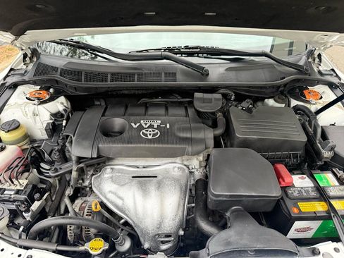 Used 2010 Toyota Camry image 37