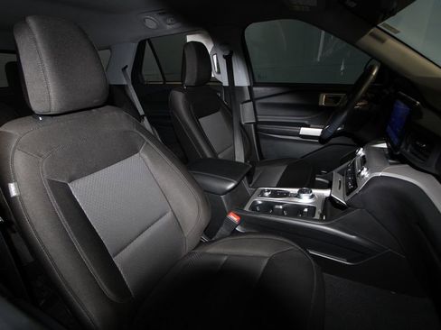 Used 2022 Ford Explorer XLT image 20