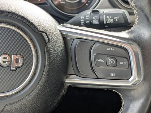 Used 2021 Jeep Wrangler Unlimited Sahara image 25