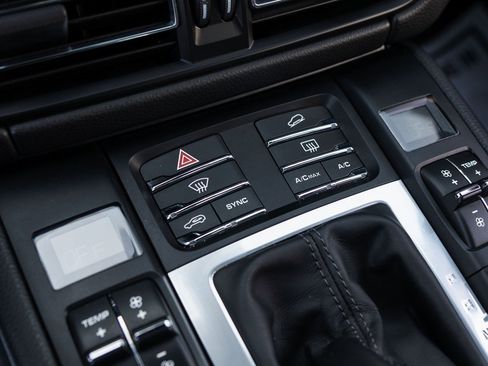 Used 2019 Porsche Macan image 24