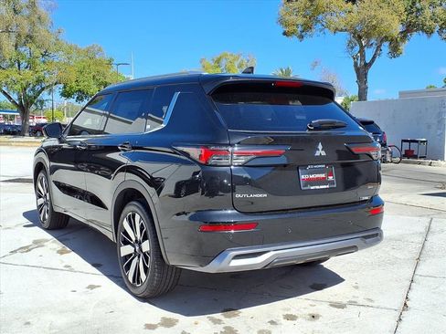 Used 2026 Mitsubishi Outlander SEL FWD image 3