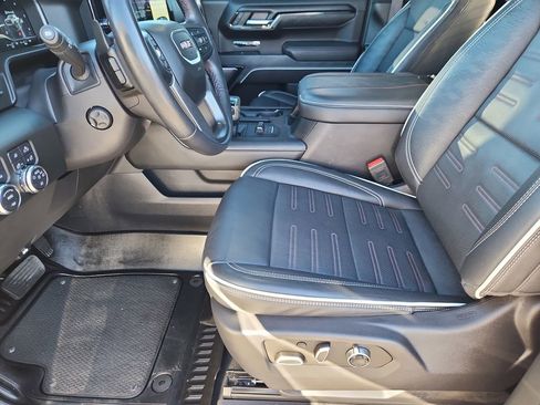 Used 2024 GMC Sierra 1500 AT4X image 7