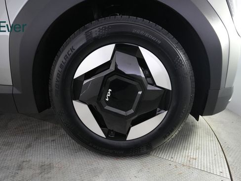 Used 2024 Kia EV9 Light Long Range RWD image 20