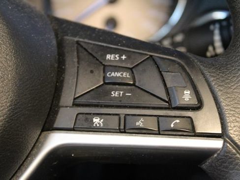 Used 2019 Nissan Rogue SV AWD/4WD image 19