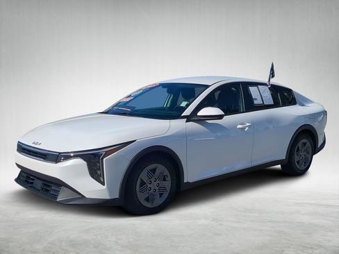 Certified 2025 Kia K4 LX image 7