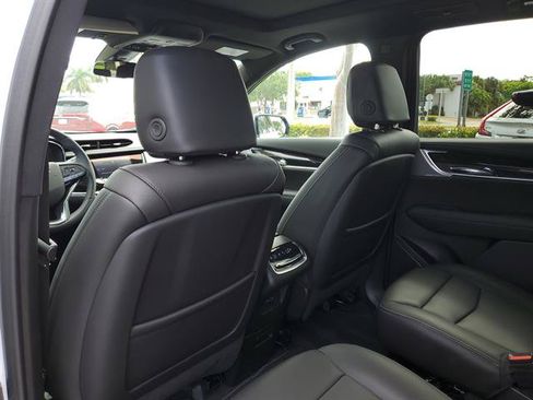 Certified 2025 Cadillac XT6 Premium Luxury FWD image 15