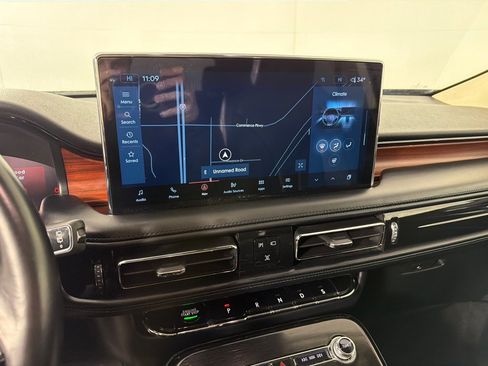 Used 2021 Lincoln Nautilus Reserve w/ Equipment Group 202A image 17