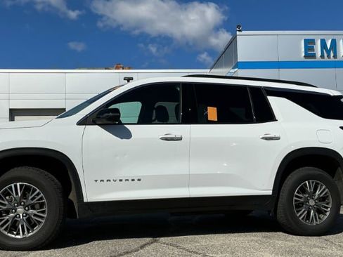 Certified 2024 Chevrolet Traverse LT AWD/4WD image 4