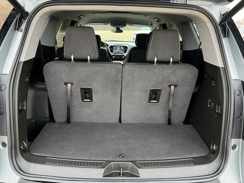 Used 2023 GMC Acadia SLE w/ Driver Convenience Package image 20