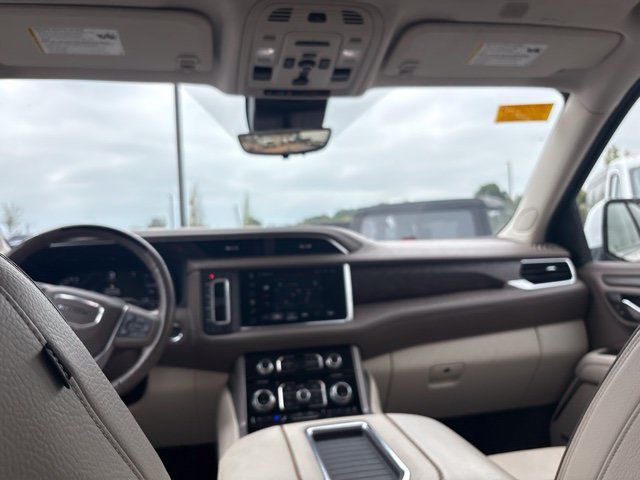 Used 2023 GMC Yukon Denali w/ Advanced Technology Package AWD/4WD image 28