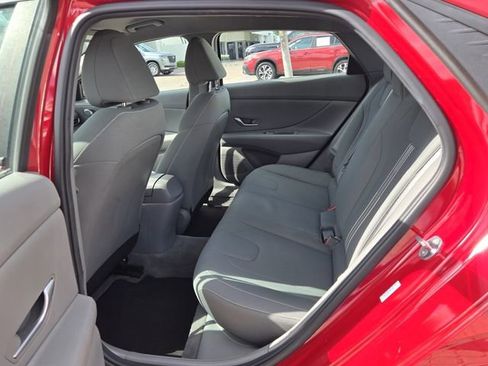 Used 2021 Hyundai Elantra SEL image 13