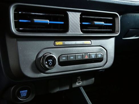 Certified 2025 Ford Maverick Lobo AWD/4WD image 21