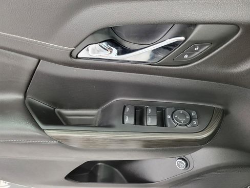 Used 2023 GMC Acadia SLT w/ Trailering Package image 28