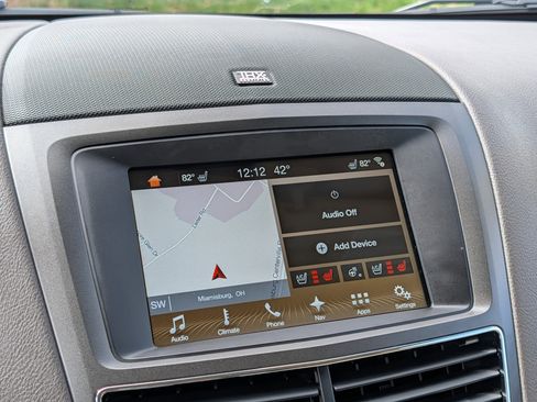 Used 2018 Lincoln MKT AWD image 19