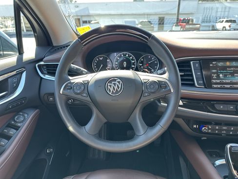 Used 2018 Buick Enclave Avenir w/ Avenir Technology Package image 18