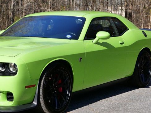 Used 2015 Dodge Challenger SRT Hellcat image 31