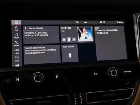 Used 2025 Porsche Macan image 36