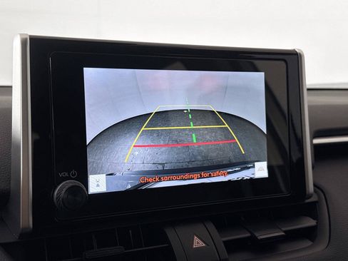 Used 2025 Toyota RAV4 LE AWD/4WD image 28