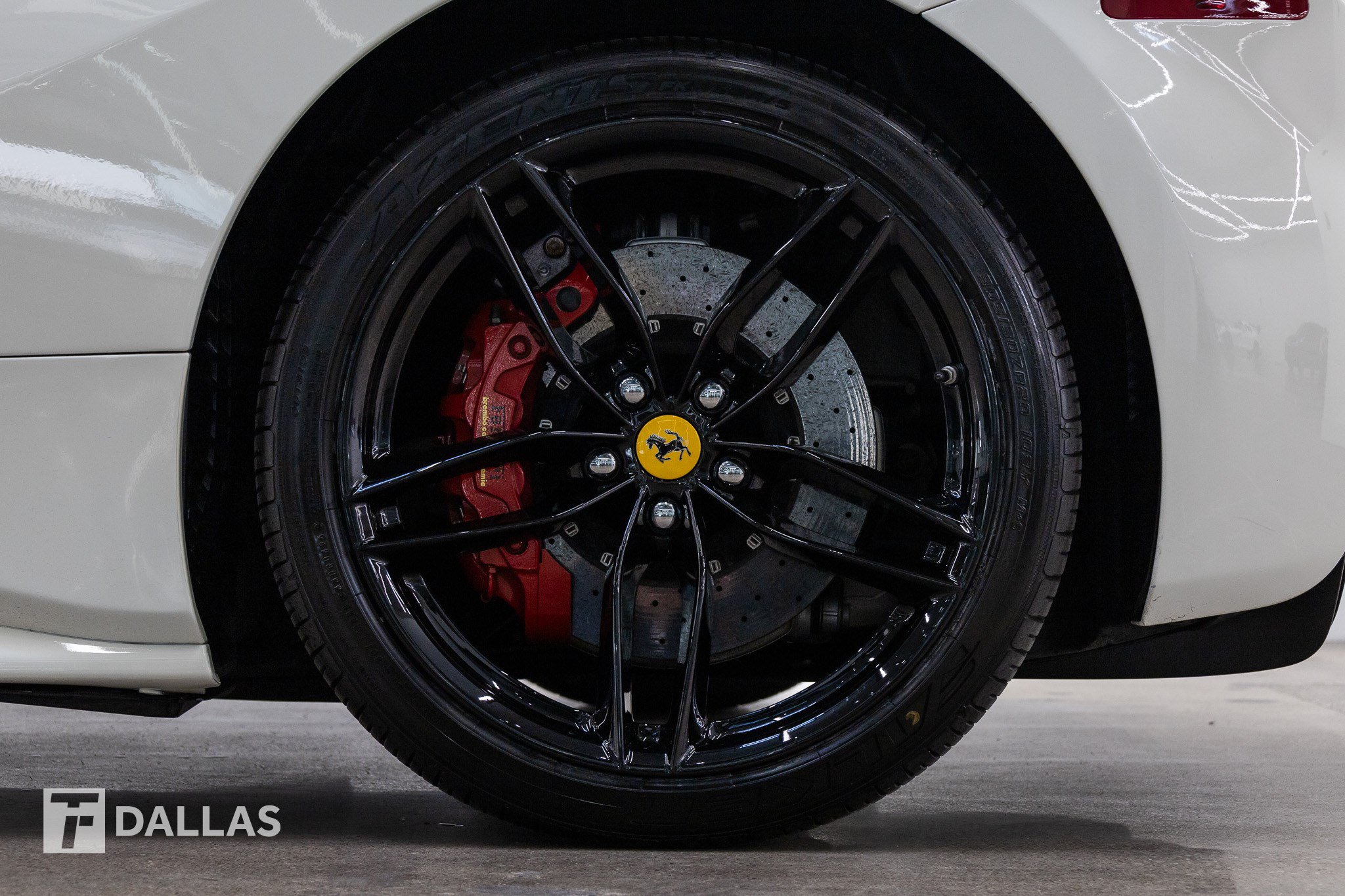 Used 2019 Ferrari 488 Spider RWD image 5
