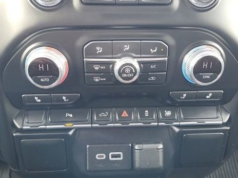 Used 2022 GMC Sierra 1500 SLE w/ Driver Alert Package I image 9