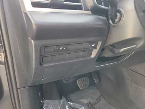 Used 2024 Mitsubishi Outlander SE AWD/4WD image 17