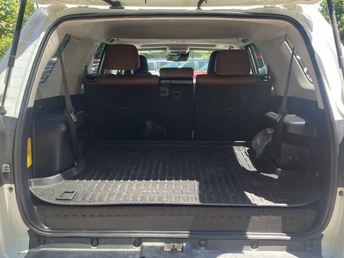 Used 2023 Toyota 4Runner Limited AWD/4WD image 9