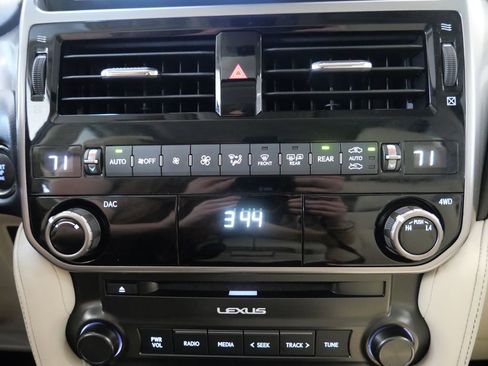 Used 2023 Lexus GX 460 Premium AWD/4WD image 25
