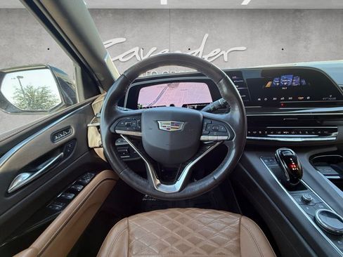 Certified 2022 Cadillac Escalade Premium Luxury w/ Performance Package AWD/4WD image 19