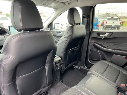 New 2026 Ford Escape SE w/ Class II Trailer Tow Package image 30