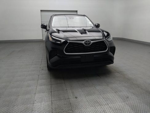 Used 2022 Toyota Highlander L FWD image 14