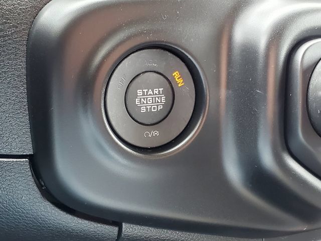 Used 2021 Jeep Wrangler Unlimited Sahara AWD/4WD image 16
