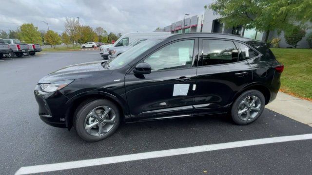 Certified 2023 Ford Escape ST-Line Select w/ Tech Pack #1 AWD/4WD image 6