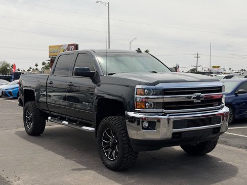 Used 2018 Chevrolet Silverado 2500 LT w/ LT Convenience Package AWD/4WD image 14