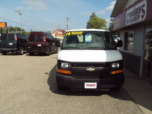 Used 2014 Chevrolet Express 1500 AWD image 3